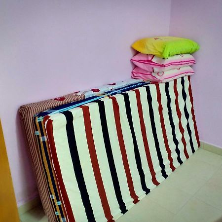 Purple Townhouse 3R2B Wifi Villa Sekinchan Exterior photo